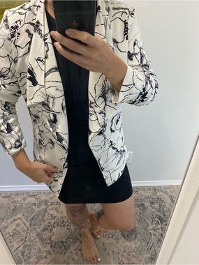 Jules & Leopold Black and White Floral Open Blazer